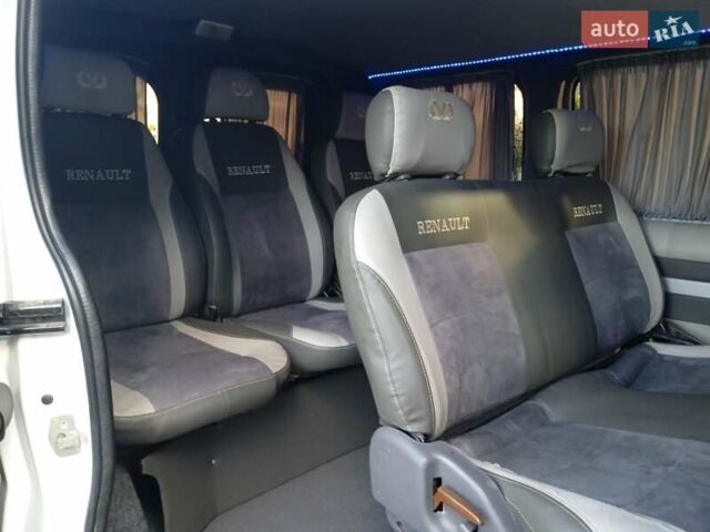 Белый Рено Трафик, объемом двигателя 2 л и пробегом 300 тыс. км за 9500 $, фото 22 на Automoto.ua