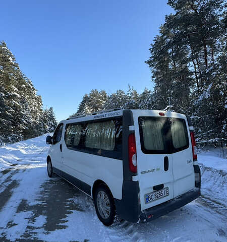 Белый Рено Трафик, объемом двигателя 2 л и пробегом 320 тыс. км за 12000 $, фото 6 на Automoto.ua