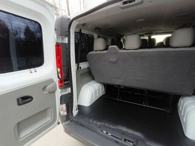 Білий Рено Трафік, об'ємом двигуна 2 л та пробігом 209 тис. км за 9899 $, фото 9 на Automoto.ua