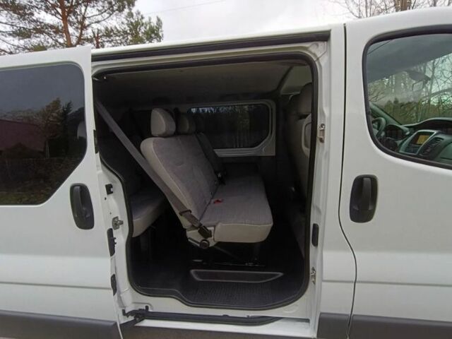 Білий Рено Трафік, об'ємом двигуна 2 л та пробігом 209 тис. км за 9899 $, фото 5 на Automoto.ua