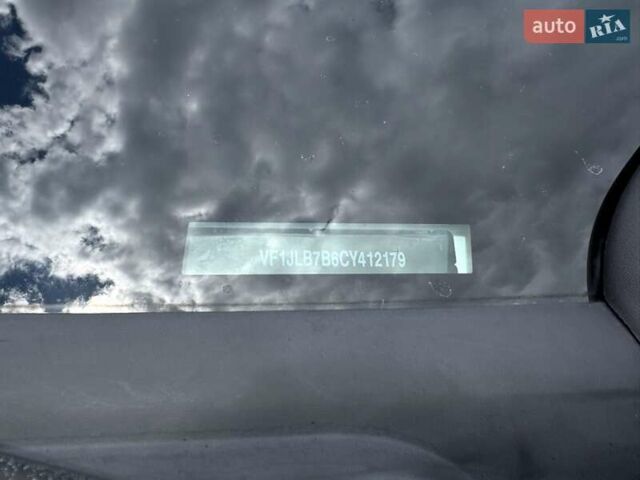 Білий Рено Трафік, об'ємом двигуна 2 л та пробігом 210 тис. км за 14990 $, фото 45 на Automoto.ua