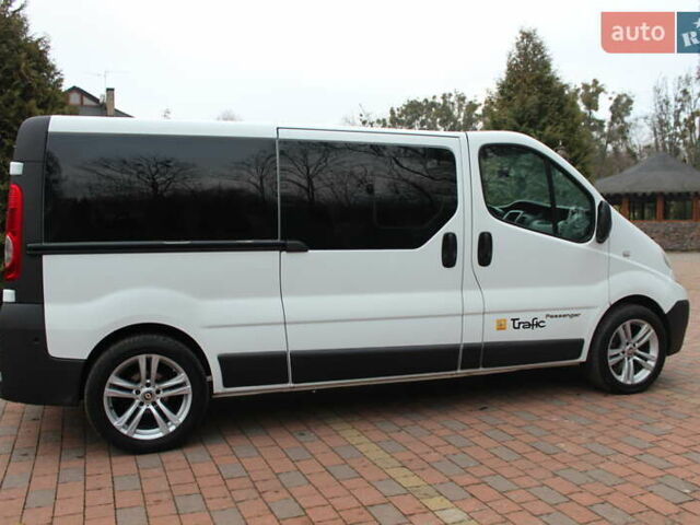 Белый Рено Трафик, объемом двигателя 2 л и пробегом 272 тыс. км за 13598 $, фото 6 на Automoto.ua
