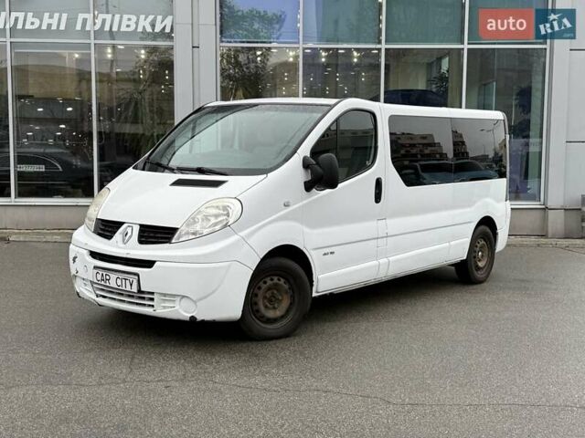 Білий Рено Трафік, об'ємом двигуна 2 л та пробігом 385 тис. км за 11000 $, фото 2 на Automoto.ua