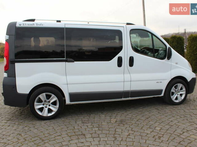 Белый Рено Трафик, объемом двигателя 2 л и пробегом 283 тыс. км за 11550 $, фото 9 на Automoto.ua