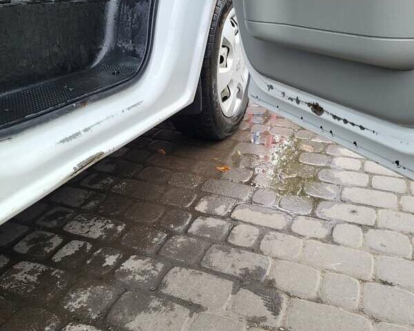 Рено Трафик 2011 в Ровно на Automoto.ua Белый Рено Трафик, объемом двигателя 2 л и пробегом 402 тыс. км за 11200 $, фото 14 на Automoto.ua