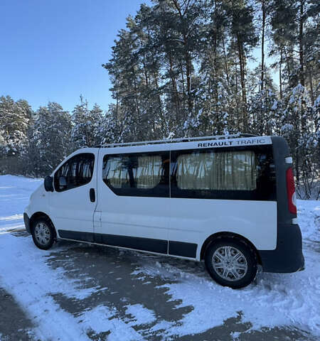 Белый Рено Трафик, объемом двигателя 2 л и пробегом 320 тыс. км за 12000 $, фото 7 на Automoto.ua