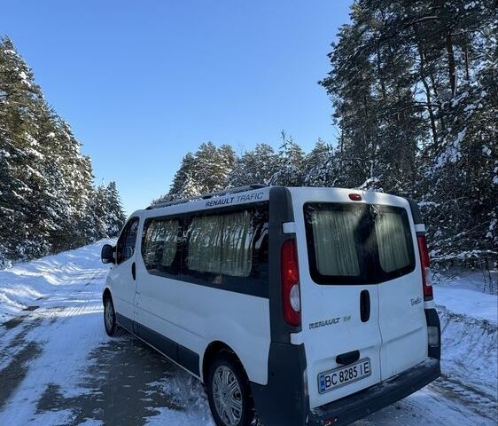 Білий Рено Трафік, об'ємом двигуна 2 л та пробігом 320 тис. км за 12000 $, фото 3 на Automoto.ua