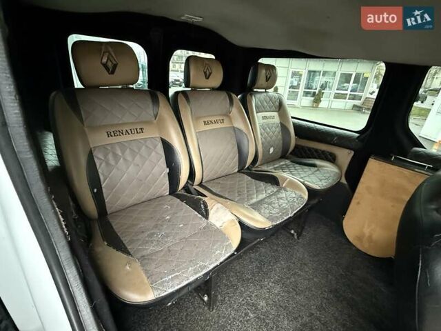 Білий Рено Трафік, об'ємом двигуна 2 л та пробігом 385 тис. км за 11000 $, фото 16 на Automoto.ua
