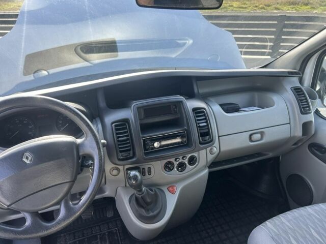 Белый Рено Трафик, объемом двигателя 2 л и пробегом 393 тыс. км за 9800 $, фото 10 на Automoto.ua