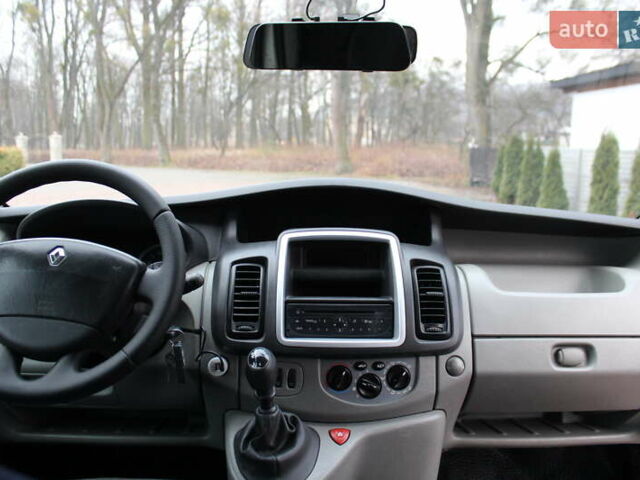 Белый Рено Трафик, объемом двигателя 2 л и пробегом 272 тыс. км за 13598 $, фото 17 на Automoto.ua