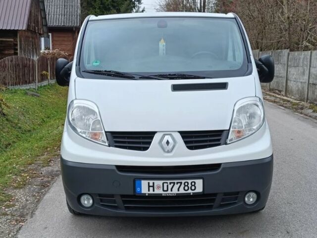 Білий Рено Трафік, об'ємом двигуна 2 л та пробігом 209 тис. км за 9899 $, фото 1 на Automoto.ua
