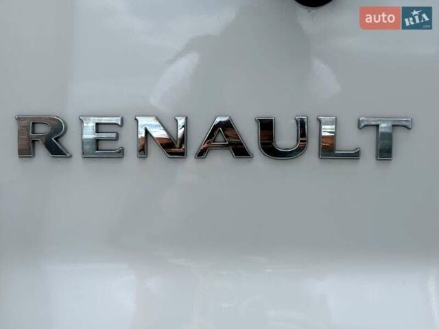 Білий Рено Трафік, об'ємом двигуна 2 л та пробігом 210 тис. км за 14990 $, фото 52 на Automoto.ua