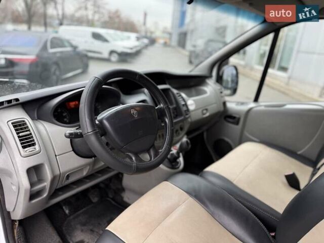 Білий Рено Трафік, об'ємом двигуна 2 л та пробігом 385 тис. км за 11000 $, фото 12 на Automoto.ua