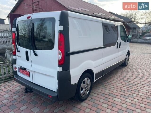 Белый Рено Трафик, объемом двигателя 2 л и пробегом 248 тыс. км за 12799 $, фото 3 на Automoto.ua