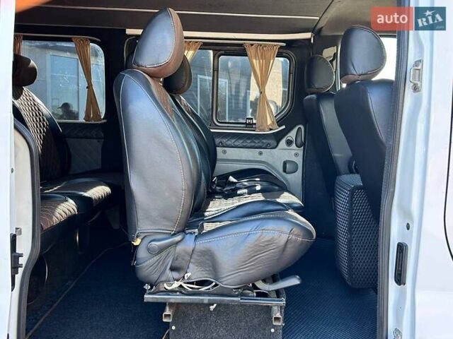 Белый Рено Трафик, объемом двигателя 2.5 л и пробегом 257 тыс. км за 12200 $, фото 28 на Automoto.ua