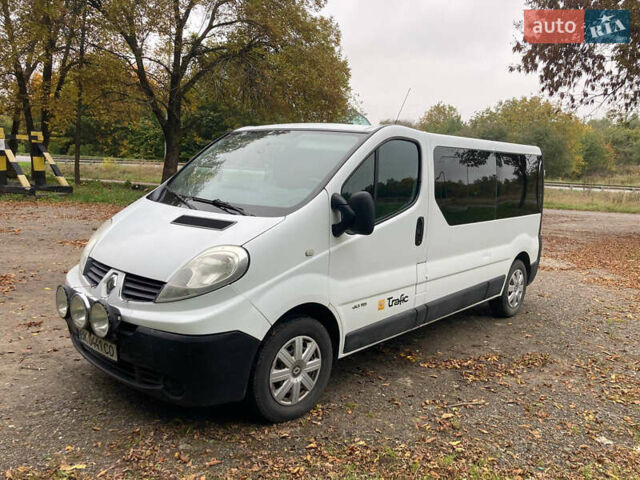 Білий Рено Трафік, об'ємом двигуна 2 л та пробігом 271 тис. км за 11500 $, фото 5 на Automoto.ua