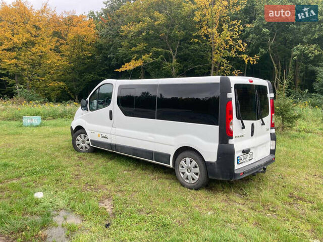 Білий Рено Трафік, об'ємом двигуна 2 л та пробігом 271 тис. км за 11500 $, фото 3 на Automoto.ua