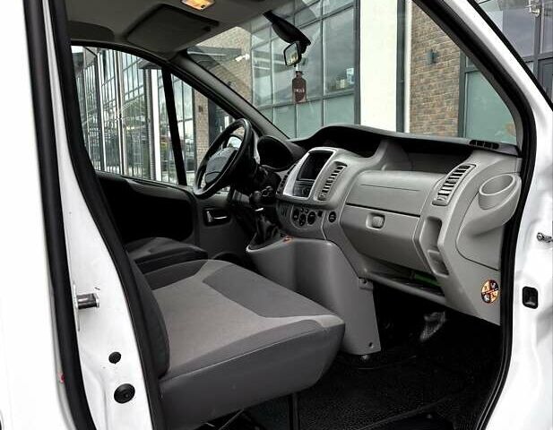 Білий Рено Трафік, об'ємом двигуна 2 л та пробігом 210 тис. км за 14990 $, фото 21 на Automoto.ua