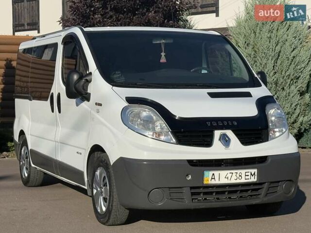 Белый Рено Трафик, объемом двигателя 2 л и пробегом 200 тыс. км за 11500 $, фото 1 на Automoto.ua