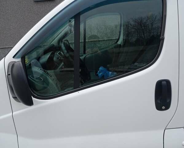 Білий Рено Трафік, об'ємом двигуна 2 л та пробігом 236 тис. км за 11500 $, фото 4 на Automoto.ua