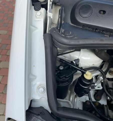 Белый Рено Трафик, объемом двигателя 2 л и пробегом 248 тыс. км за 12799 $, фото 15 на Automoto.ua