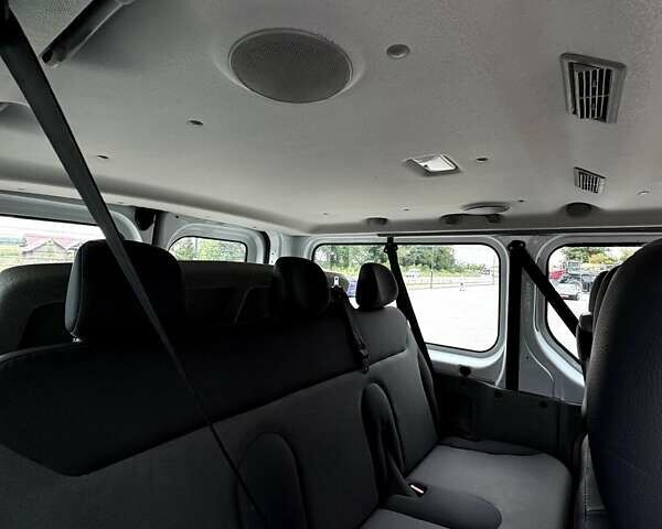 Білий Рено Трафік, об'ємом двигуна 2 л та пробігом 210 тис. км за 14990 $, фото 38 на Automoto.ua