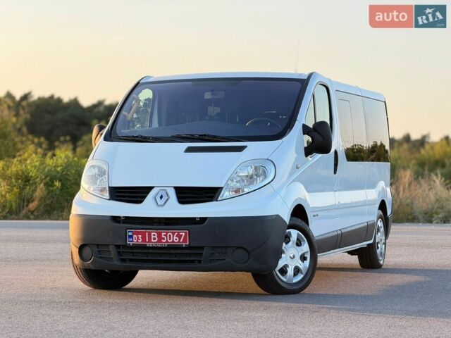 Білий Рено Трафік, об'ємом двигуна 2 л та пробігом 255 тис. км за 13500 $, фото 1 на Automoto.ua