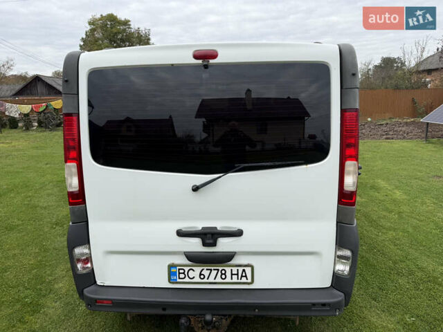 Білий Рено Трафік, об'ємом двигуна 2 л та пробігом 285 тис. км за 12200 $, фото 3 на Automoto.ua