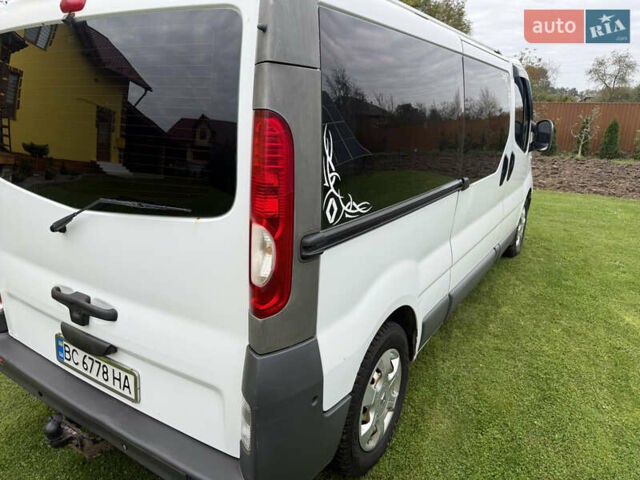 Білий Рено Трафік, об'ємом двигуна 2 л та пробігом 285 тис. км за 12200 $, фото 2 на Automoto.ua