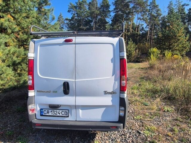 Білий Рено Трафік, об'ємом двигуна 2 л та пробігом 268 тис. км за 10100 $, фото 4 на Automoto.ua