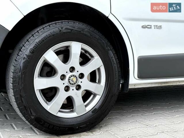 Білий Рено Трафік, об'ємом двигуна 2 л та пробігом 210 тис. км за 14990 $, фото 54 на Automoto.ua