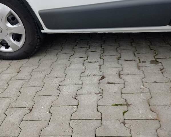 Білий Рено Трафік, об'ємом двигуна 2 л та пробігом 236 тис. км за 11500 $, фото 3 на Automoto.ua