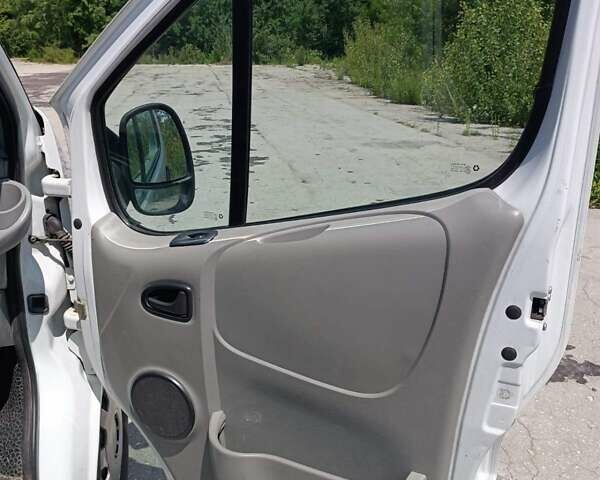Білий Рено Трафік, об'ємом двигуна 2 л та пробігом 411 тис. км за 10500 $, фото 28 на Automoto.ua