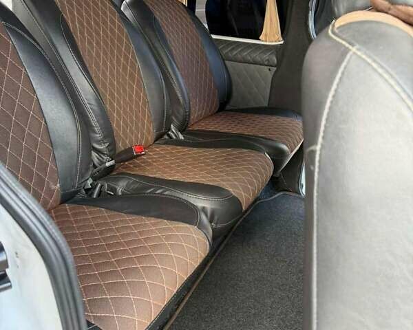 Білий Рено Трафік, об'ємом двигуна 2.5 л та пробігом 340 тис. км за 10999 $, фото 14 на Automoto.ua