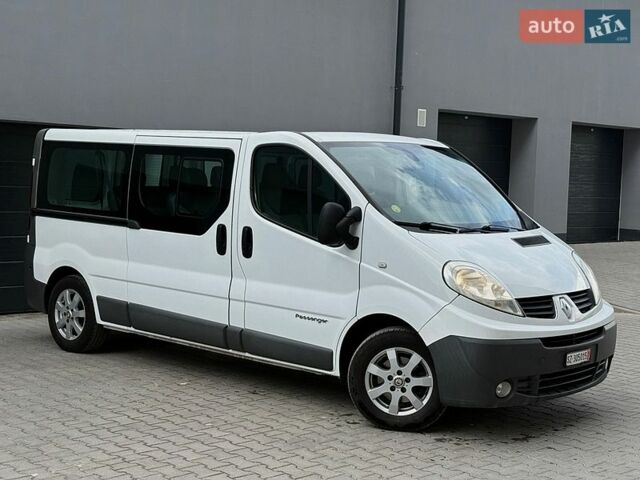 Белый Рено Трафик, объемом двигателя 2 л и пробегом 220 тыс. км за 13990 $, фото 2 на Automoto.ua