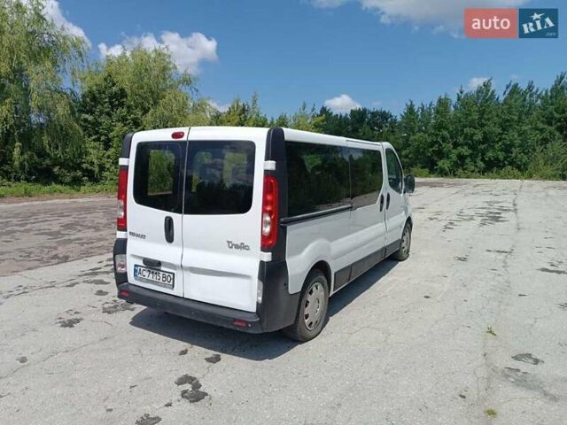 Білий Рено Трафік, об'ємом двигуна 2 л та пробігом 411 тис. км за 10500 $, фото 1 на Automoto.ua