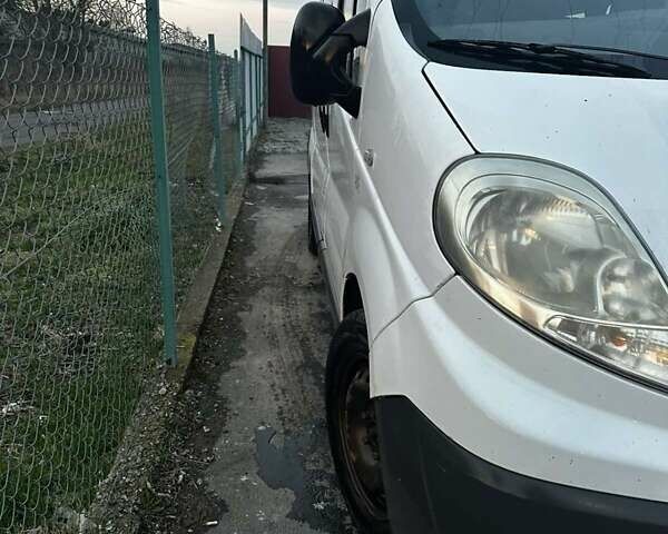 Білий Рено Трафік, об'ємом двигуна 2 л та пробігом 208 тис. км за 13500 $, фото 5 на Automoto.ua