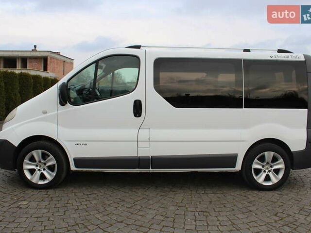 Белый Рено Трафик, объемом двигателя 2 л и пробегом 283 тыс. км за 11550 $, фото 3 на Automoto.ua