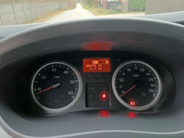 Білий Рено Трафік, об'ємом двигуна 2 л та пробігом 209 тис. км за 9899 $, фото 12 на Automoto.ua