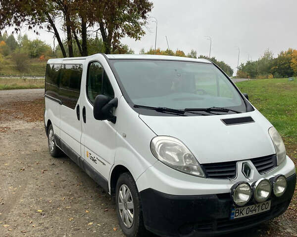 Білий Рено Трафік, об'ємом двигуна 2 л та пробігом 271 тис. км за 11500 $, фото 4 на Automoto.ua