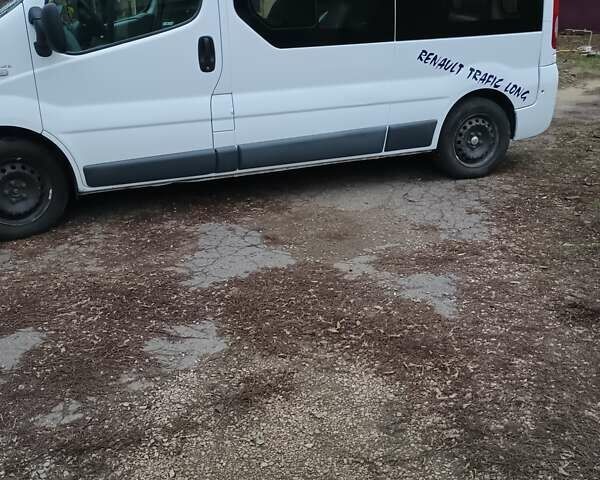 Білий Рено Трафік, об'ємом двигуна 2 л та пробігом 350 тис. км за 12000 $, фото 3 на Automoto.ua