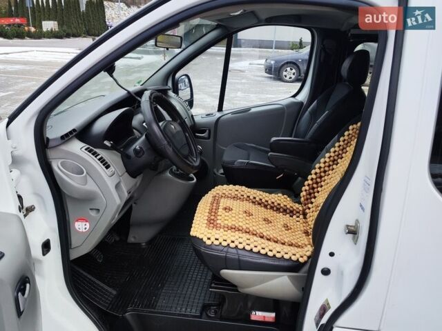 Белый Рено Трафик, объемом двигателя 2 л и пробегом 301 тыс. км за 10500 $, фото 67 на Automoto.ua