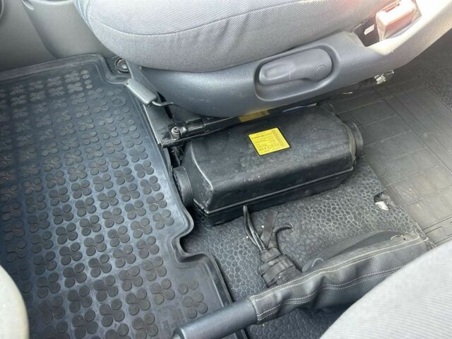 Белый Рено Трафик, объемом двигателя 2 л и пробегом 393 тыс. км за 9800 $, фото 11 на Automoto.ua