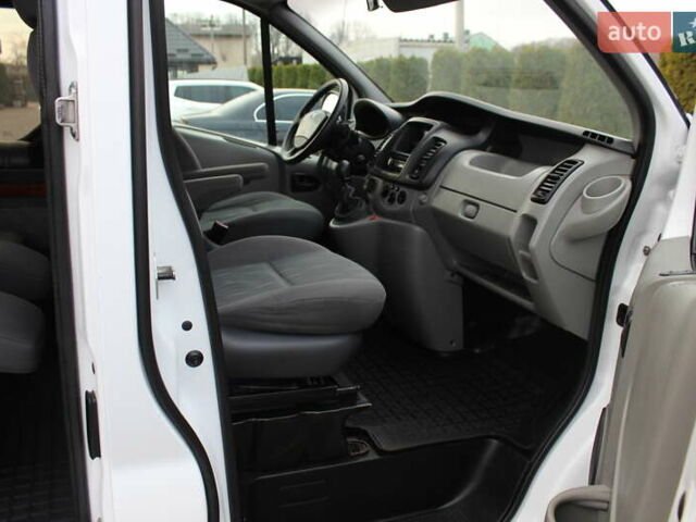 Белый Рено Трафик, объемом двигателя 2 л и пробегом 283 тыс. км за 11550 $, фото 15 на Automoto.ua