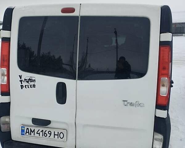 Білий Рено Трафік, об'ємом двигуна 2 л та пробігом 320 тис. км за 10900 $, фото 3 на Automoto.ua