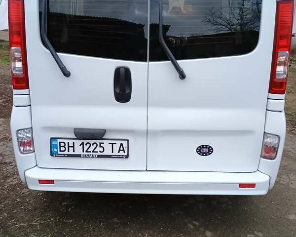 Білий Рено Трафік, об'ємом двигуна 2 л та пробігом 350 тис. км за 12000 $, фото 5 на Automoto.ua