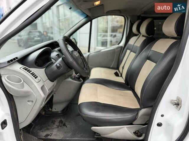 Білий Рено Трафік, об'ємом двигуна 2 л та пробігом 385 тис. км за 11000 $, фото 13 на Automoto.ua