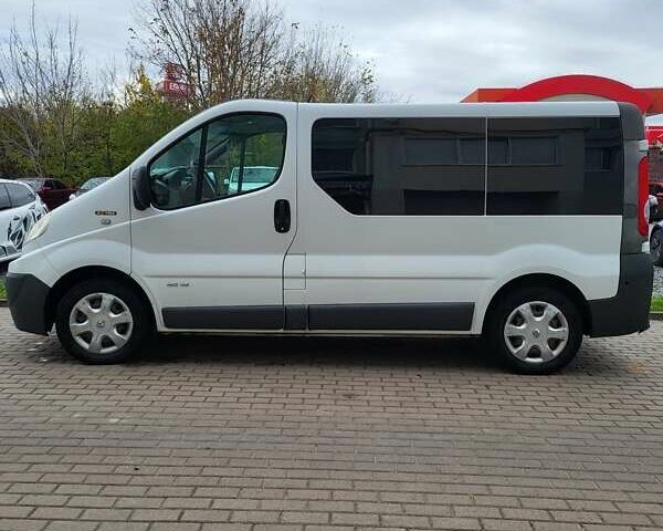 Рено Трафик 2011 в Ровно на Automoto.ua Белый Рено Трафик, объемом двигателя 2 л и пробегом 402 тыс. км за 11200 $, фото 3 на Automoto.ua