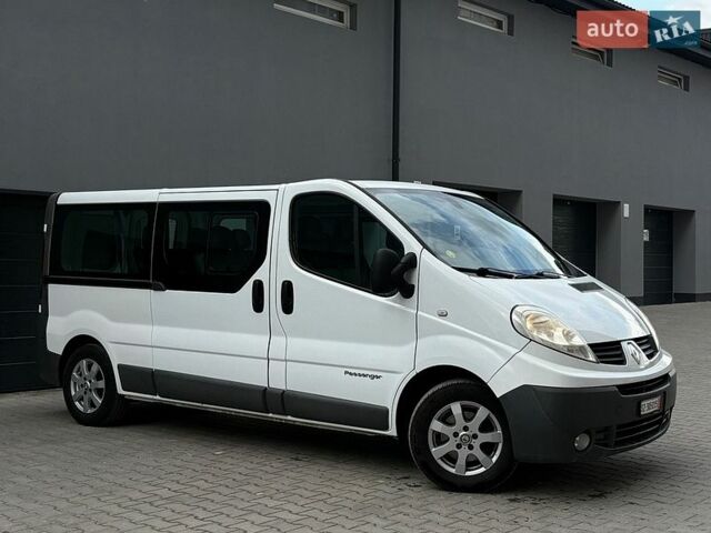 Белый Рено Трафик, объемом двигателя 2 л и пробегом 220 тыс. км за 13990 $, фото 3 на Automoto.ua