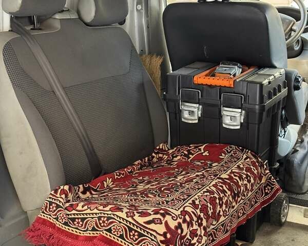 Белый Рено Трафик, объемом двигателя 2 л и пробегом 287 тыс. км за 10000 $, фото 14 на Automoto.ua